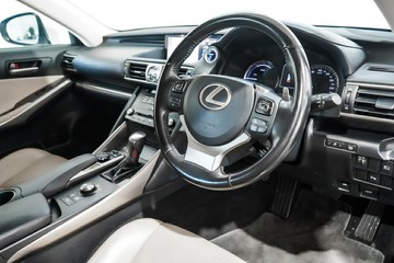 https://vehicle-cdn.autoleague.cloud/17009_11019111_12.jpg