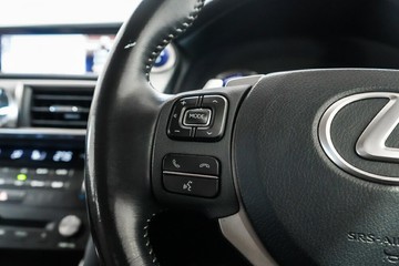 https://vehicle-cdn.autoleague.cloud/17009_11019111_13.jpg
