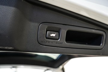https://vehicle-cdn.autoleague.cloud/17009_11019134_14.jpg