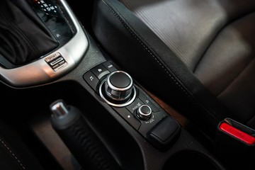 https://vehicle-cdn.autoleague.cloud/17009_11019135_22.jpg