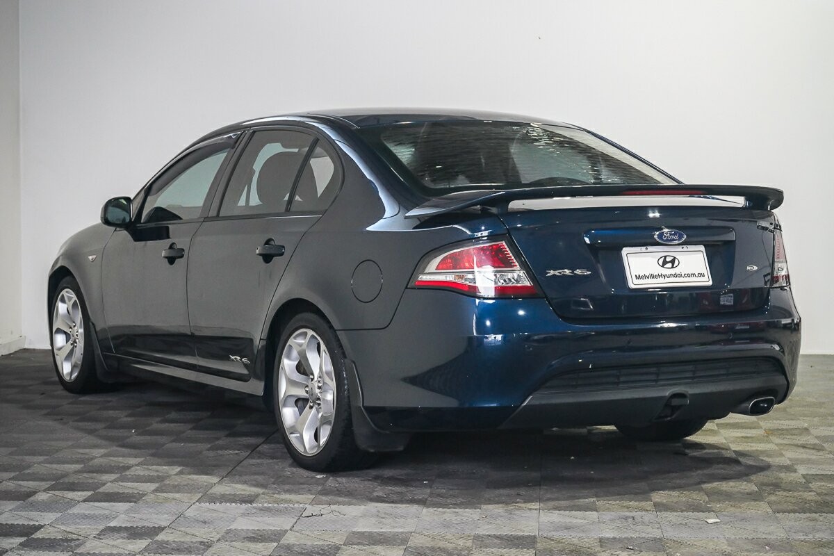 Ford Falcon image 4
