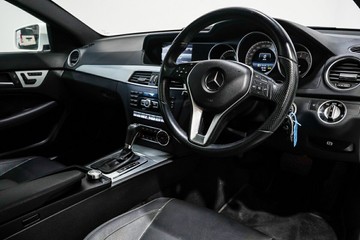 https://vehicle-cdn.autoleague.cloud/17009_11019142_11.jpg