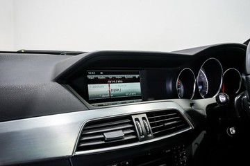 https://vehicle-cdn.autoleague.cloud/17009_11019142_19.jpg