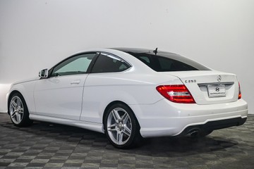 https://vehicle-cdn.autoleague.cloud/17009_11019142_5.jpg