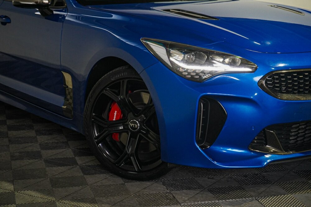 Kia Stinger image 2