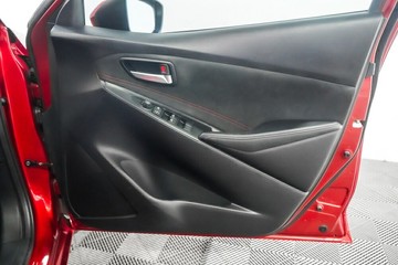 https://vehicle-cdn.autoleague.cloud/17009_11019182_17.jpg