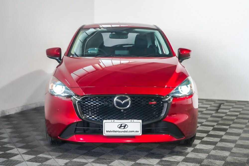 Mazda 2 image 2
