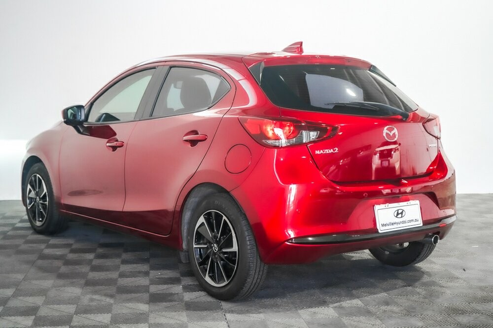 Mazda 2 image 4