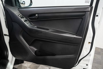 https://vehicle-cdn.autoleague.cloud/17009_11019189_11.jpg