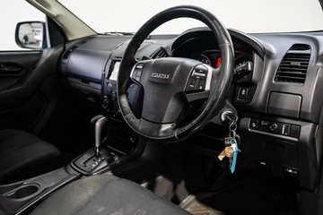 https://vehicle-cdn.autoleague.cloud/17009_11019189_13.jpg