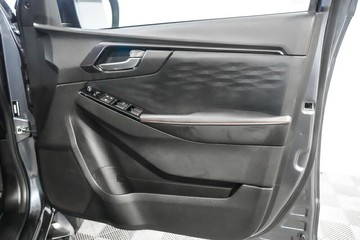 https://vehicle-cdn.autoleague.cloud/17009_11019191_20.jpg