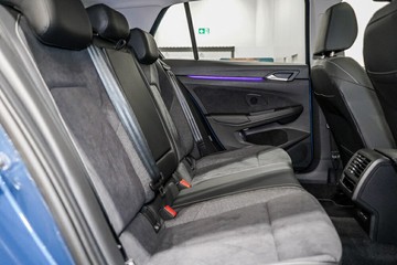 https://vehicle-cdn.autoleague.cloud/17009_11019193_19.jpg