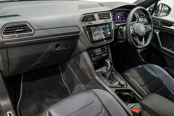 https://vehicle-cdn.autoleague.cloud/17009_11019198_12.jpg