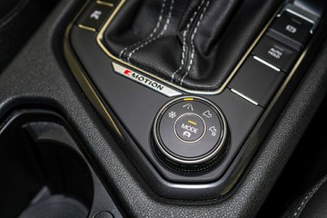 https://vehicle-cdn.autoleague.cloud/17009_11019198_30.jpg
