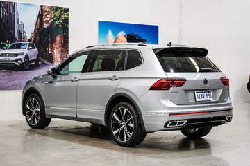 https://vehicle-cdn.autoleague.cloud/17009_11019198_5.jpg
