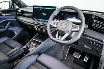 https://vehicle-cdn.autoleague.cloud/17009_11019200_13.jpg