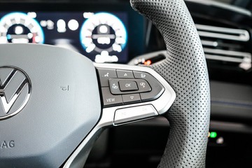https://vehicle-cdn.autoleague.cloud/17009_11019200_16.jpg