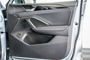 https://vehicle-cdn.autoleague.cloud/17009_11019200_21.jpg