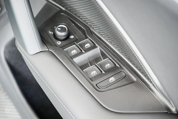 https://vehicle-cdn.autoleague.cloud/17009_11019200_22.jpg