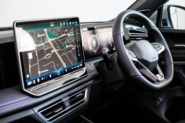 https://vehicle-cdn.autoleague.cloud/17009_11019200_30.jpg