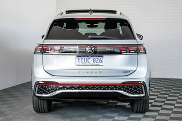 https://vehicle-cdn.autoleague.cloud/17009_11019200_7.jpg