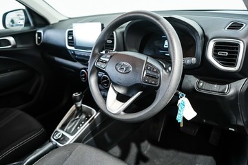 https://vehicle-cdn.autoleague.cloud/17009_11019202_17.jpg