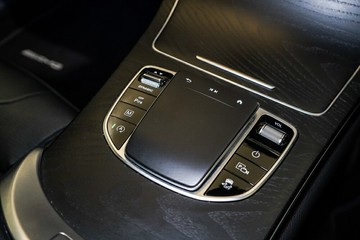 https://vehicle-cdn.autoleague.cloud/17009_11019208_18.jpg