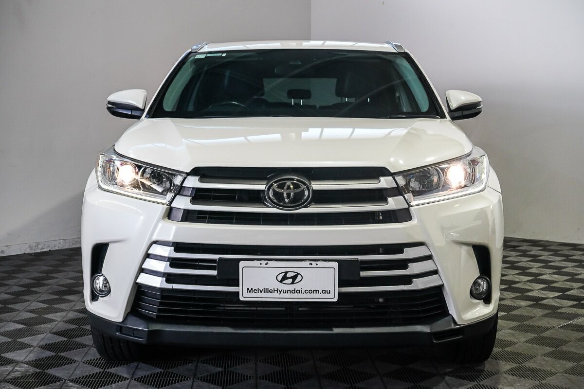 Toyota Kluger image 3