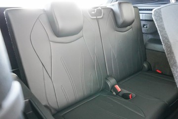 https://vehicle-cdn.autoleague.cloud/17009_11019212_15.jpg