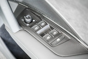 https://vehicle-cdn.autoleague.cloud/17009_11019212_24.jpg