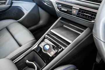 https://vehicle-cdn.autoleague.cloud/17009_11019212_25.jpg