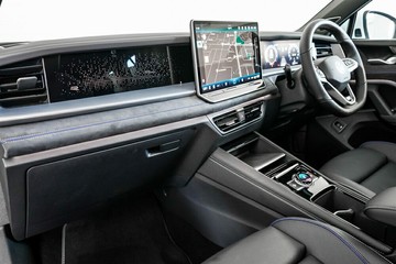 https://vehicle-cdn.autoleague.cloud/17009_11019212_29.jpg