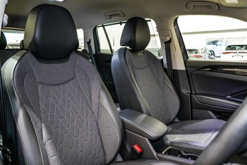 https://vehicle-cdn.autoleague.cloud/17009_11019213_11.jpg