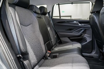 https://vehicle-cdn.autoleague.cloud/17009_11019213_12.jpg
