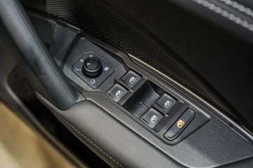 https://vehicle-cdn.autoleague.cloud/17009_11019213_20.jpg