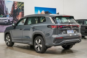 https://vehicle-cdn.autoleague.cloud/17009_11019213_5.jpg