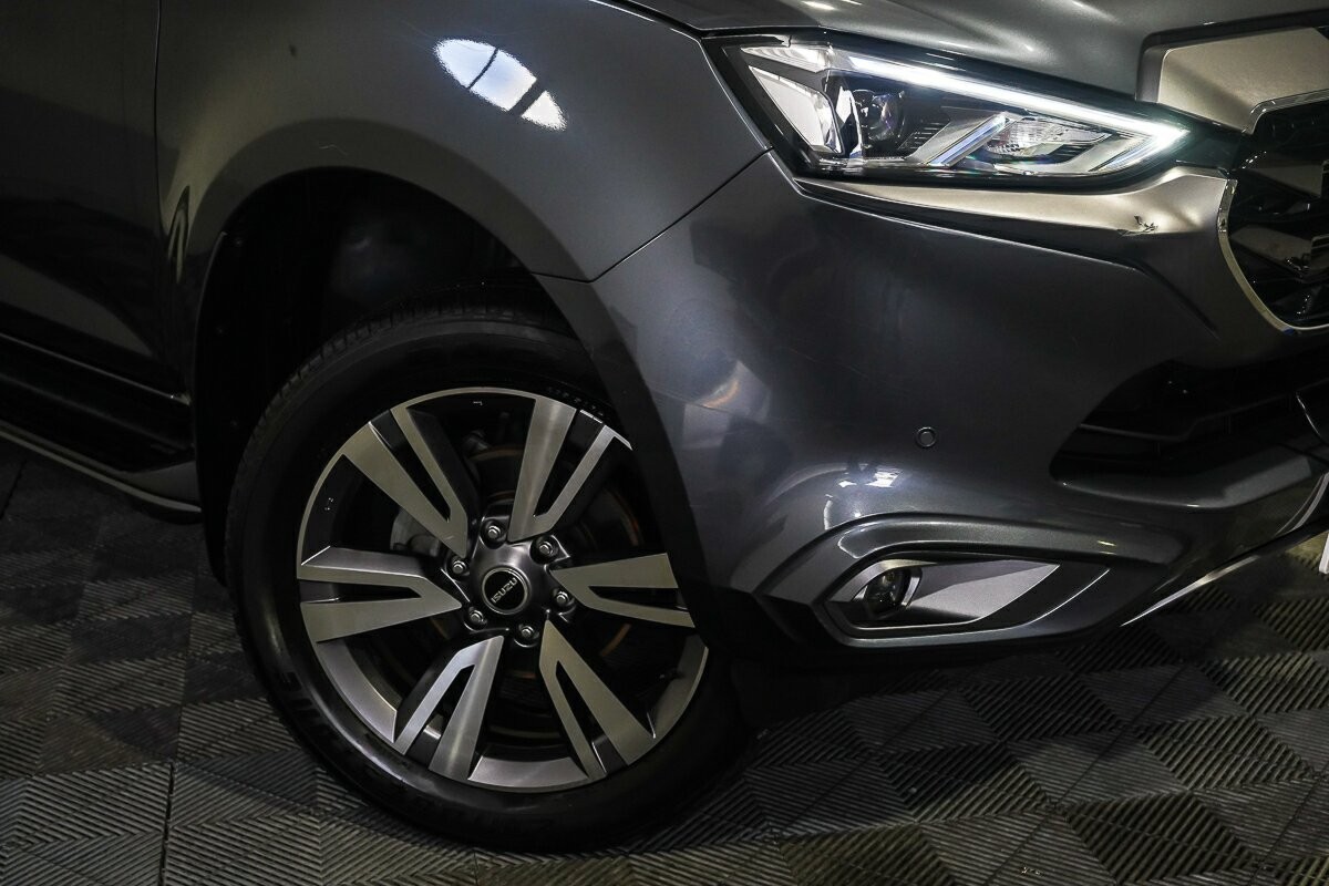 Isuzu Mu-x image 2