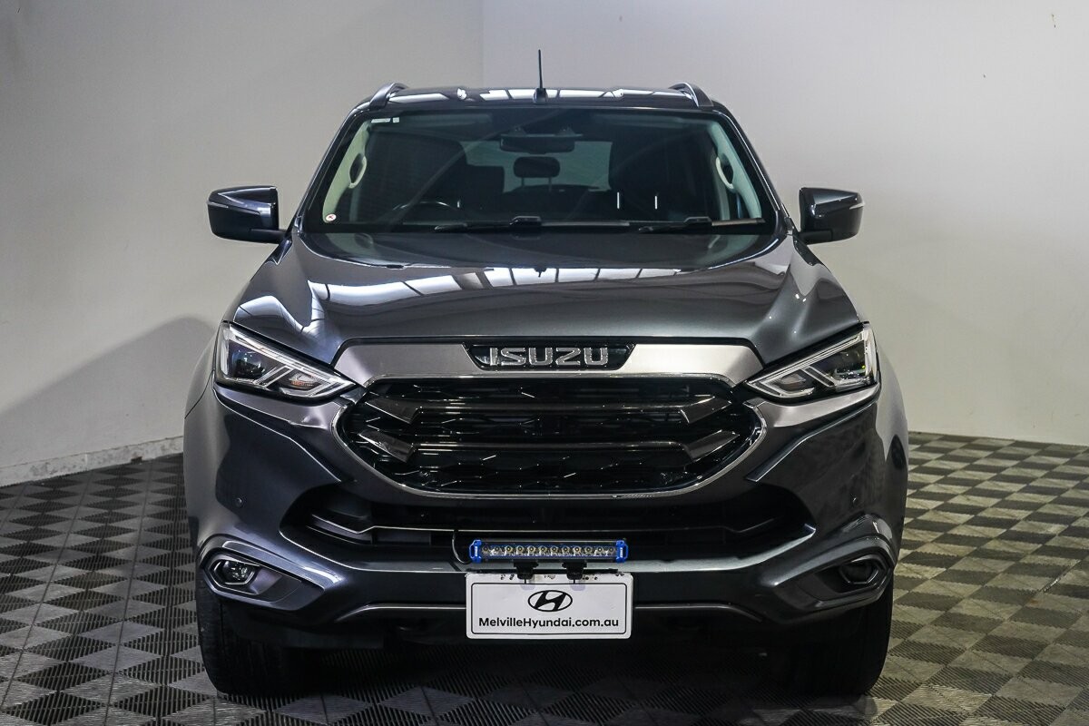Isuzu Mu-x image 3