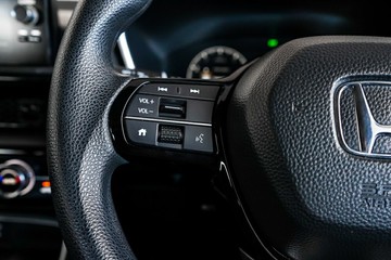 https://vehicle-cdn.autoleague.cloud/17009_11019231_12.jpg