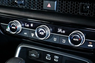 https://vehicle-cdn.autoleague.cloud/17009_11019231_18.jpg