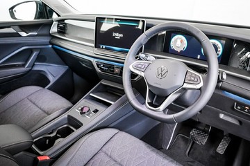 https://vehicle-cdn.autoleague.cloud/17009_11019233_13.jpg