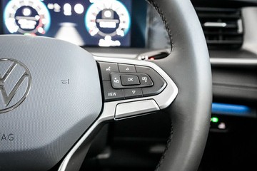https://vehicle-cdn.autoleague.cloud/17009_11019233_16.jpg