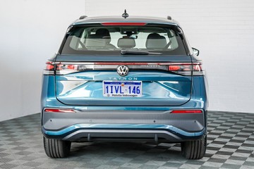 https://vehicle-cdn.autoleague.cloud/17009_11019233_7.jpg