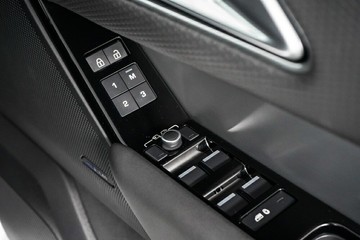 https://vehicle-cdn.autoleague.cloud/17009_11019234_17.jpg