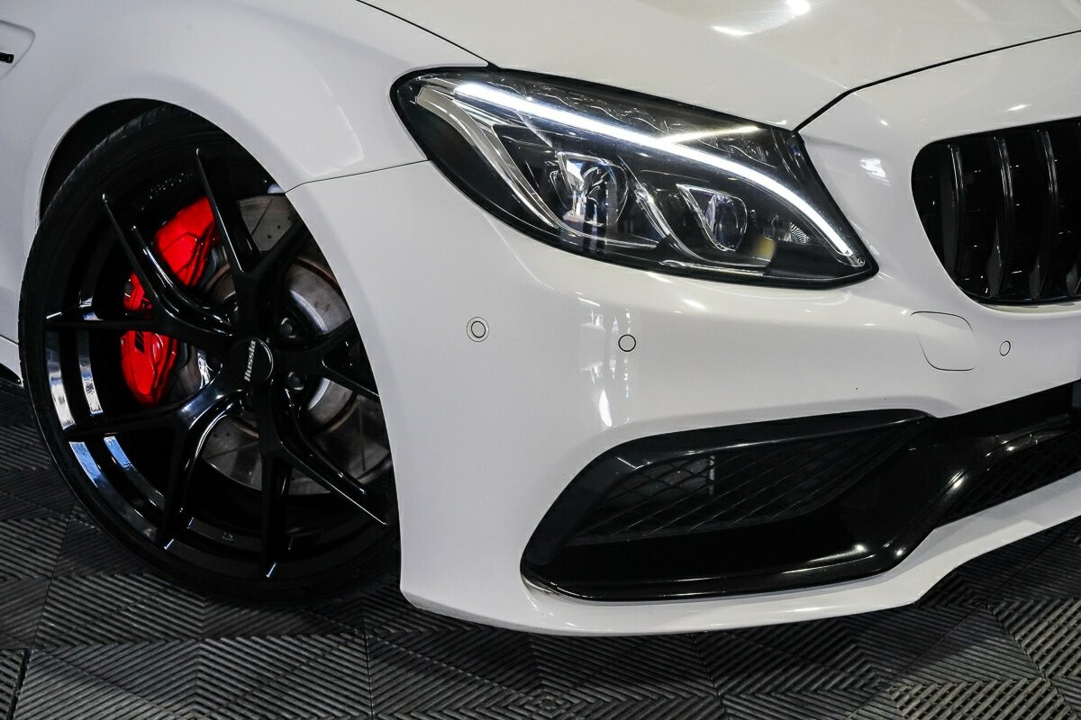 Mercedes Benz C-class image 2