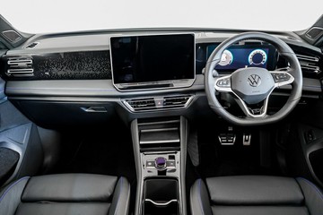 https://vehicle-cdn.autoleague.cloud/17009_11019243_11.jpg