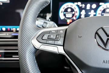 https://vehicle-cdn.autoleague.cloud/17009_11019243_13.jpg