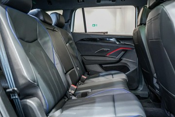 https://vehicle-cdn.autoleague.cloud/17009_11019245_17.jpg