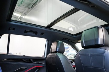 https://vehicle-cdn.autoleague.cloud/17009_11019245_18.jpg