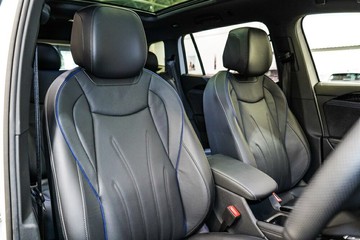 https://vehicle-cdn.autoleague.cloud/17009_11019245_19.jpg